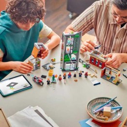 LEGO76324_05